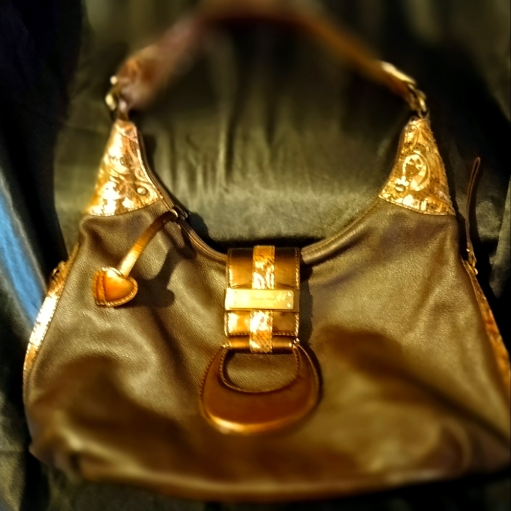Lifestyle by Sharif Purse